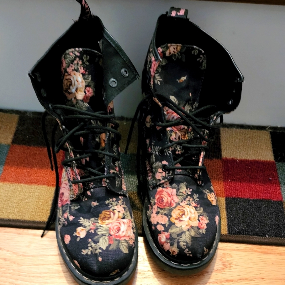 Doc Martens Vintage Victorian Flowers AirWair 1460 Canvas Boots Size 10